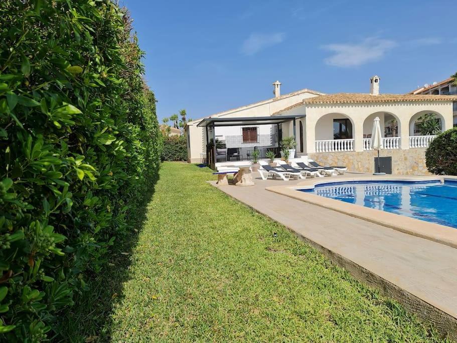 Villa On The Beach Playa Flamenca Orihuela Exterior photo
